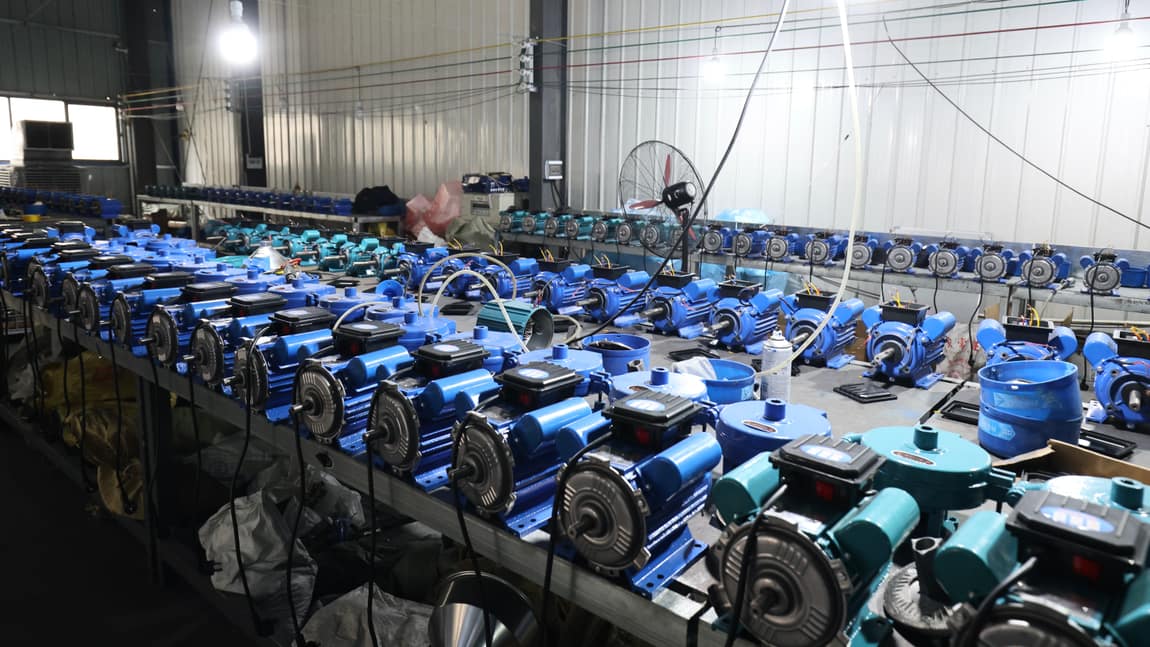 Motor line in the workshop